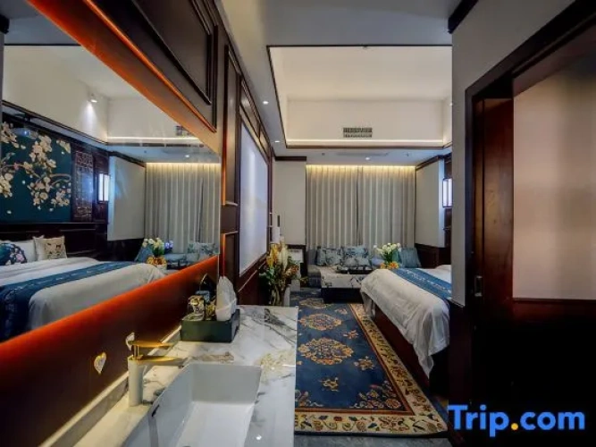 Executive Attic Suite