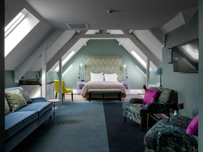 Royal room