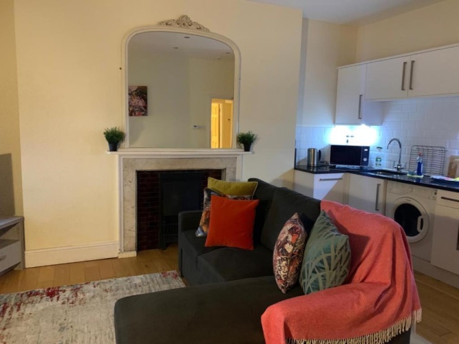 2 Bedrooms Apartment