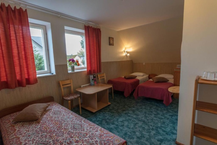 Standard Triple room