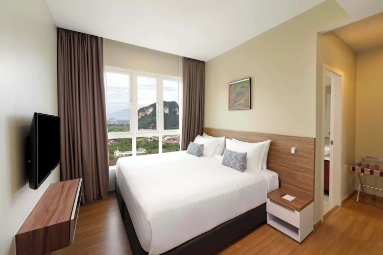 2 Bedrooms Deluxe Suite with balcony
