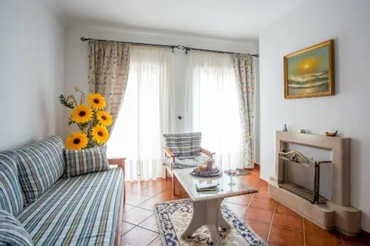 Elegant Sea View Apartment