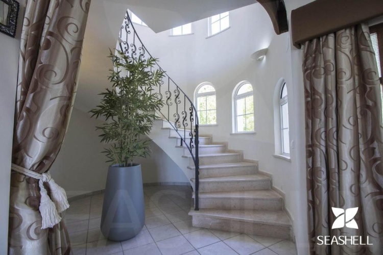 Superior Villa