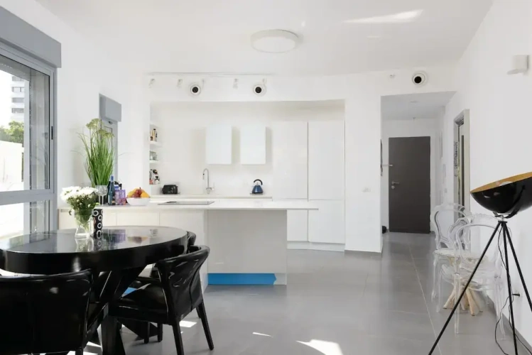 2 Bedrooms Classic Apartment with balcony