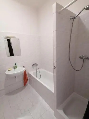 Hostel Bonvolon