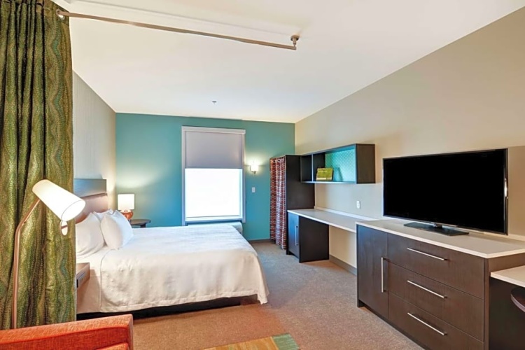 Hearing Accessible Double Suite