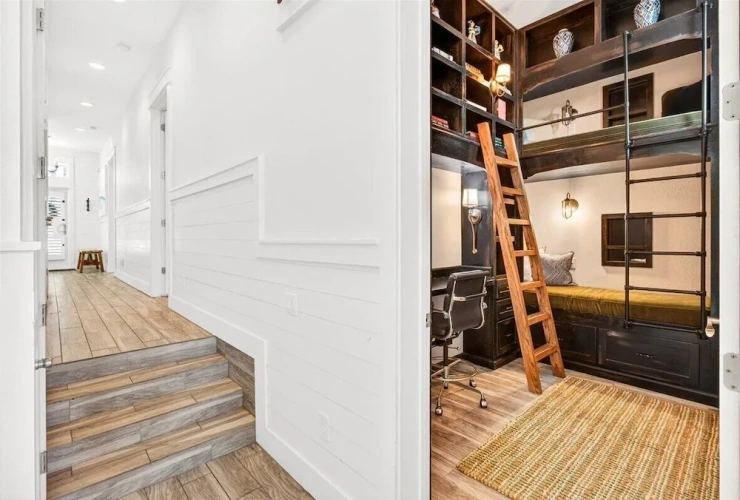 4 Bedrooms Cottage