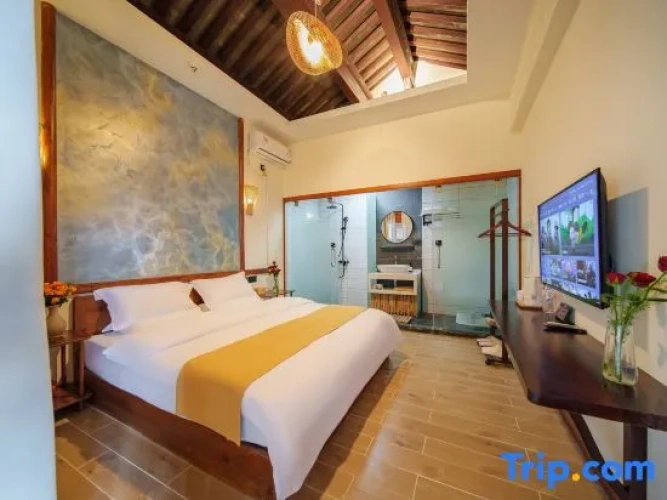 Standard Double room with courtyard view
