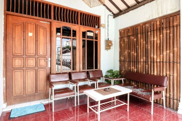 Alexiz Hostel