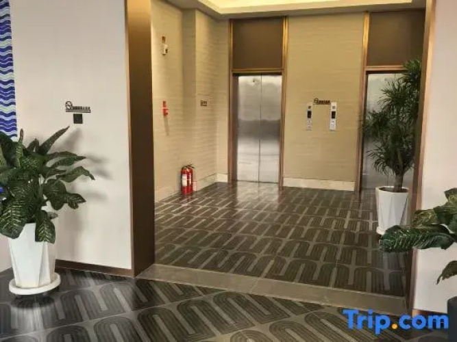 Xinhua Century Hotel