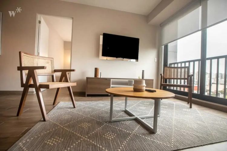 w High Ceiling and Classy 2BR in Miraflores