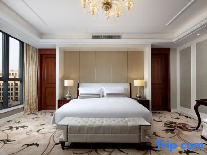 Ambassador Double Suite