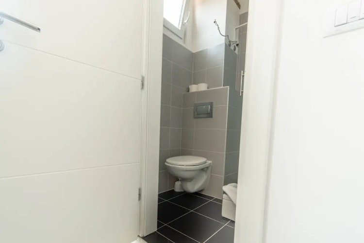 City Center Studio Apartments L&B