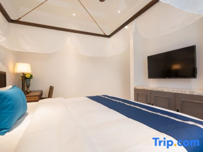 2 Bedrooms Villa