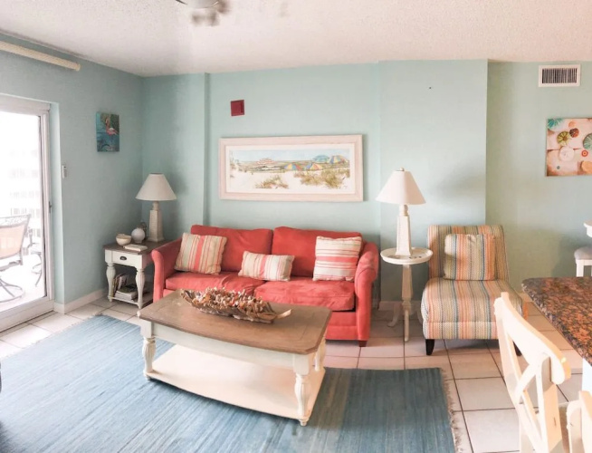 Tradewinds Condos by Hosteeva
