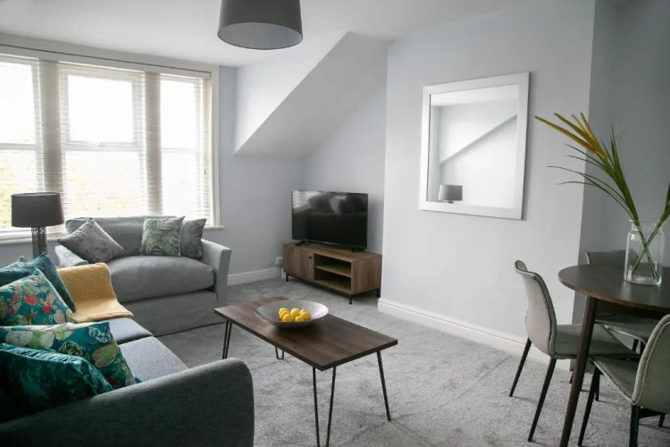 Harlow Apartment 3