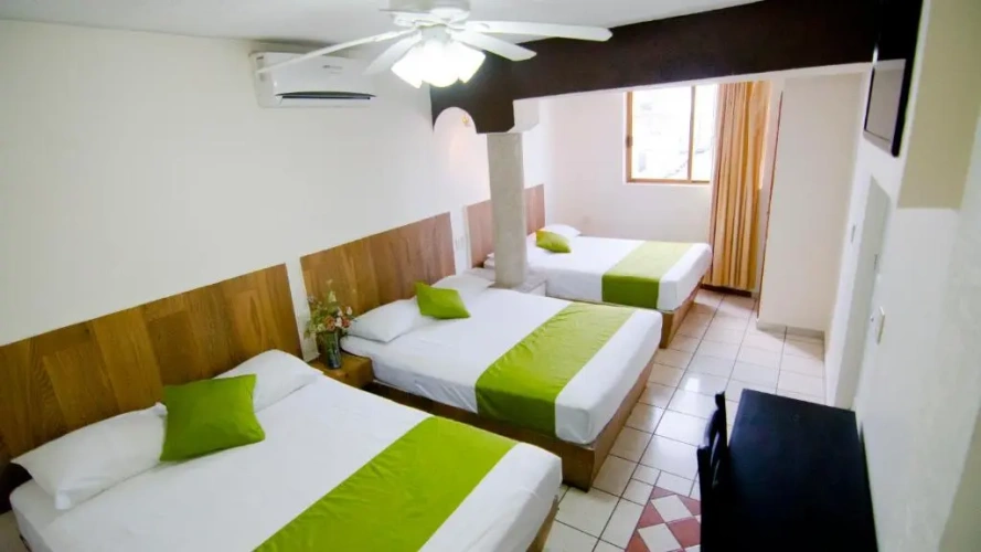 Standard Triple room