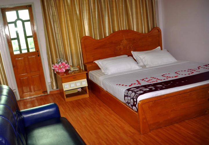New Palace Hotel