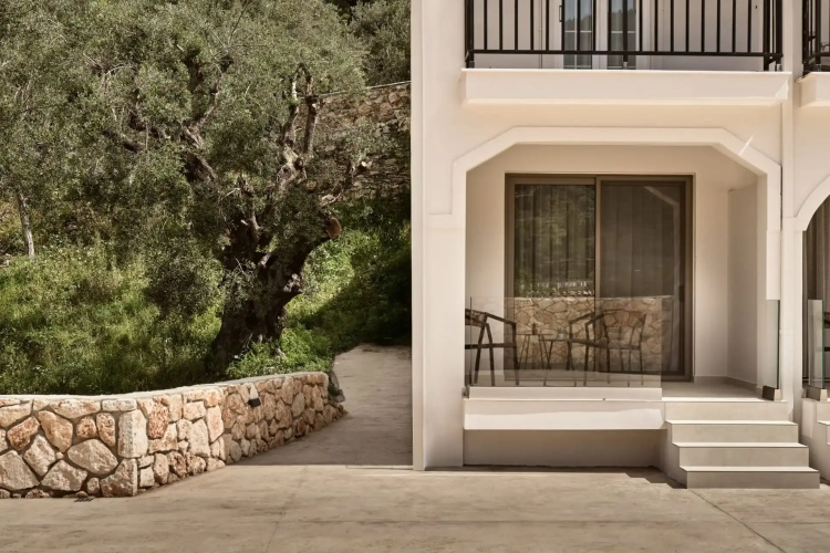 Avra Suites