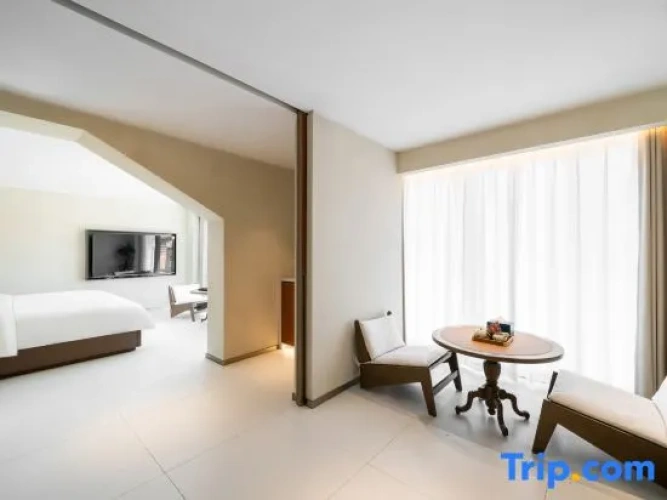 Deluxe Double Suite with balcony