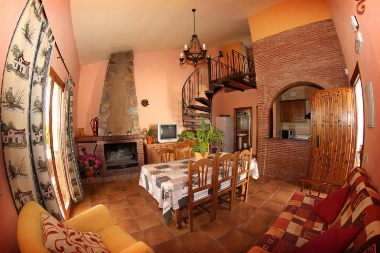 3 Bedrooms Cottage