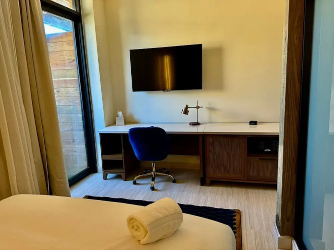 Metro Art Hotel