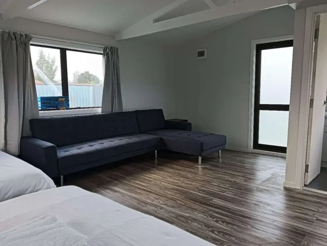 4 Double Beds and 2 Sofa Bed chalet
