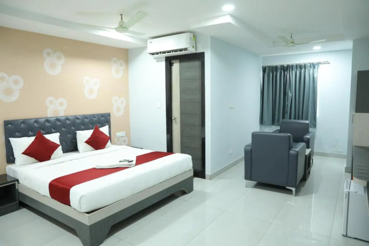 Hotel Blue Moon