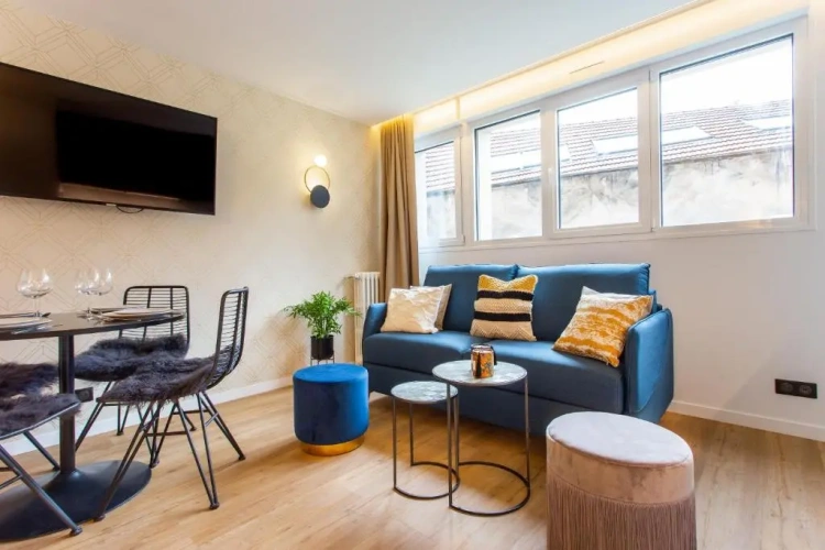 2 Bedrooms Apartment