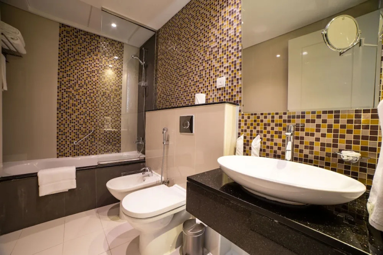 Lovely 2 Bedroom Apartment Upper Crest