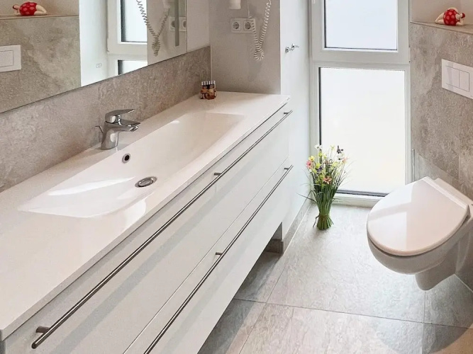 Spacious Coastal Apartment, Wendtorf
