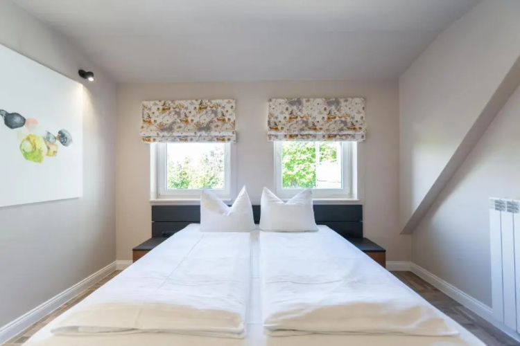 2H Horizon Hotel
