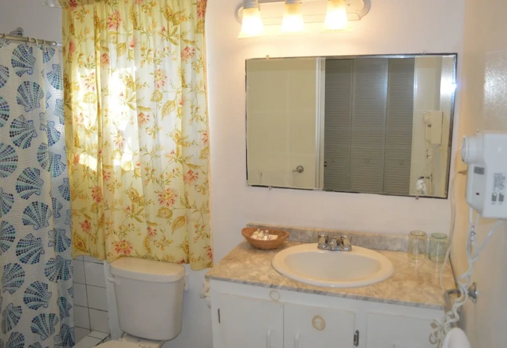Deluxe Quadruple room with balcony