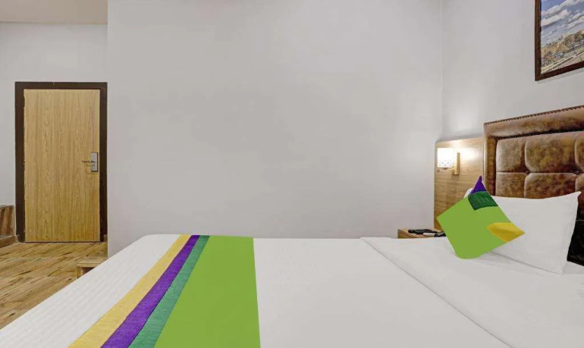 Treebo Trend Zara Grand Inn