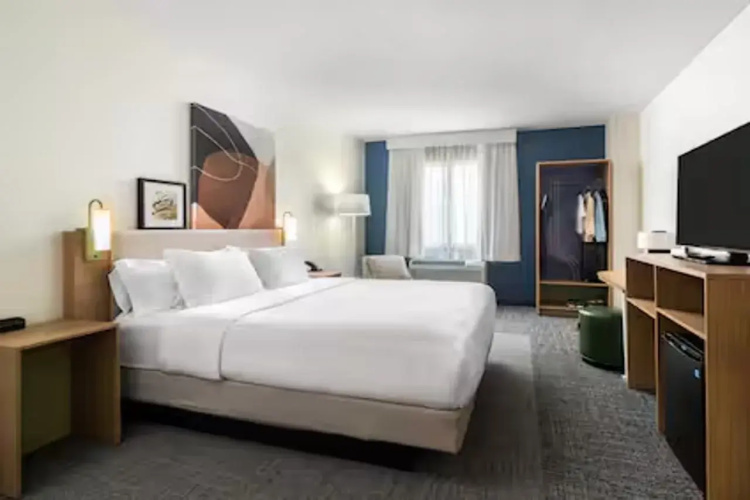 Spark by Hilton La Crosse Onalaska