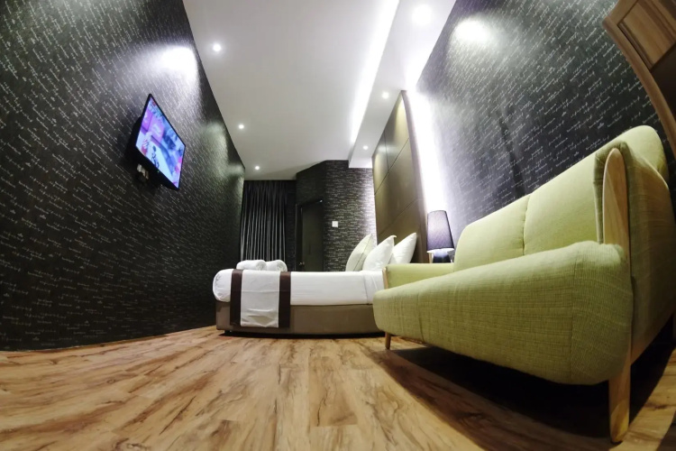 HereHotel