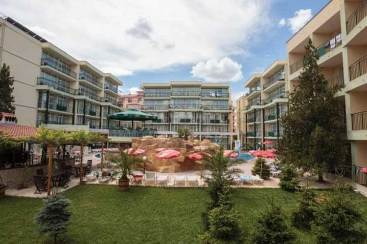 Sunny Day Club Hotel