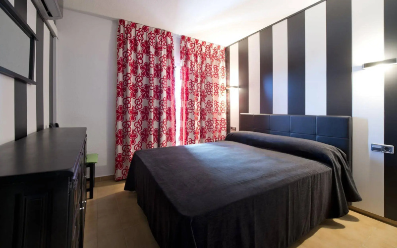 Apartamentos Salles Beach