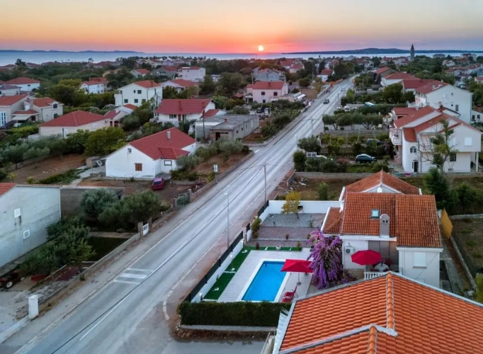 3 Bedrooms Cottage