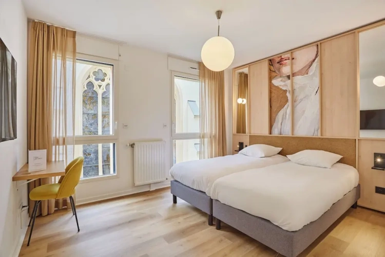 Standard Twin room