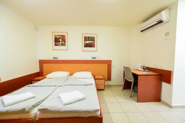Hi Arad Hostel