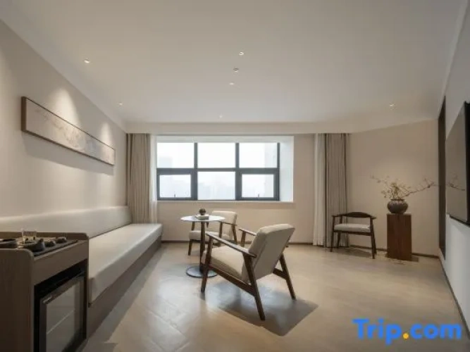 1 Bedroom Premier Quadruple Family Suite with river view