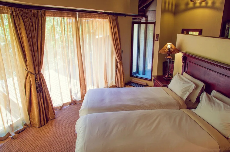 Mpongo Private Game Reserve River Lodge