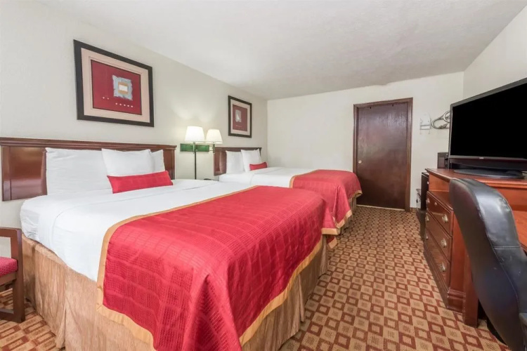 Days Inn Bloomington