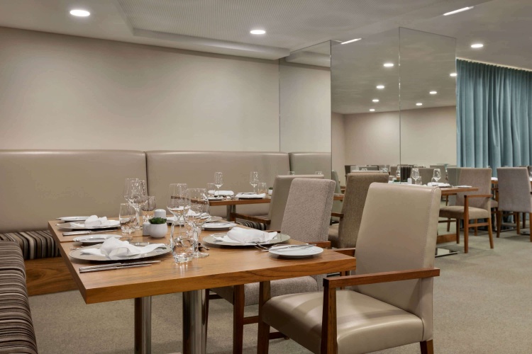 Ramada by Wyndham Lisbon photo 16