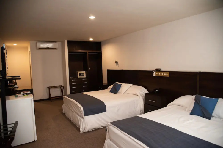 Hotel La Colonia