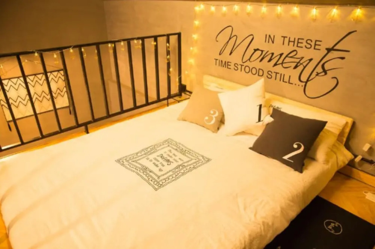 Welcome Home Courtyard-Black Boutique