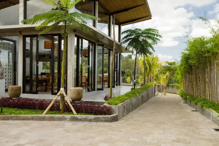 Sayana Bali