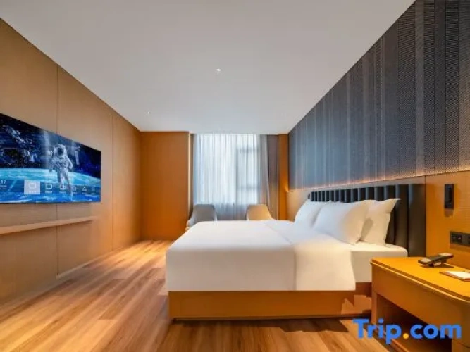 Premier Suite with garden view
