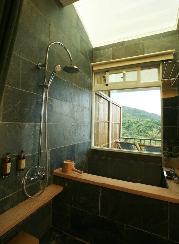 Juhu Farmstay